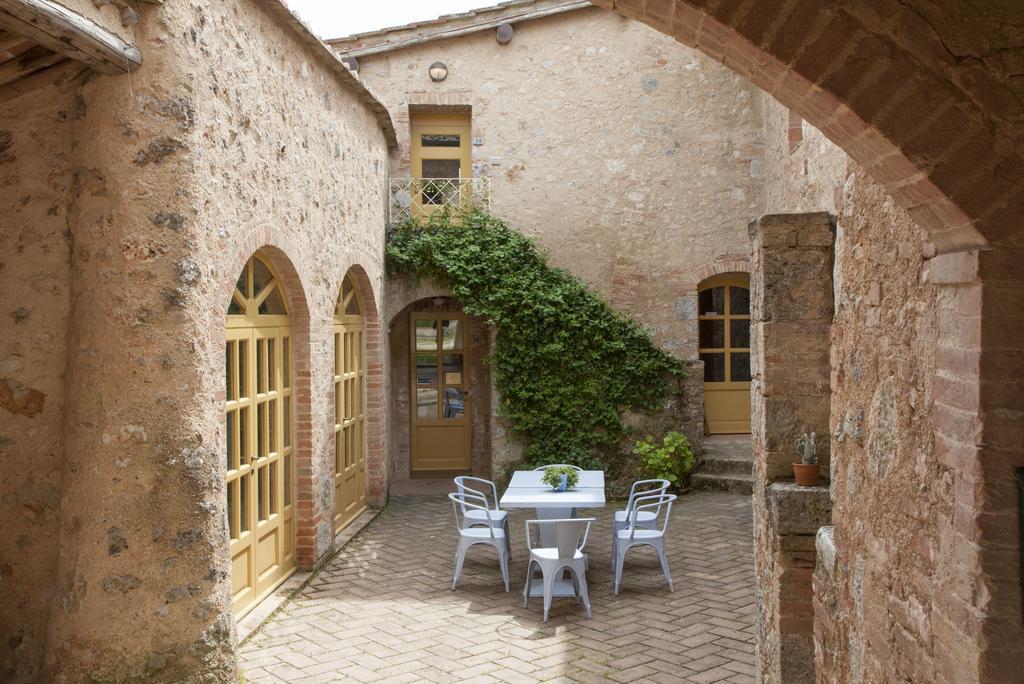 Agriturismo Borgo Personatina Совичиле Екстериор снимка